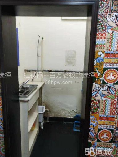 雁塔区鱼化寨外事学院北门22平盈利小吃店