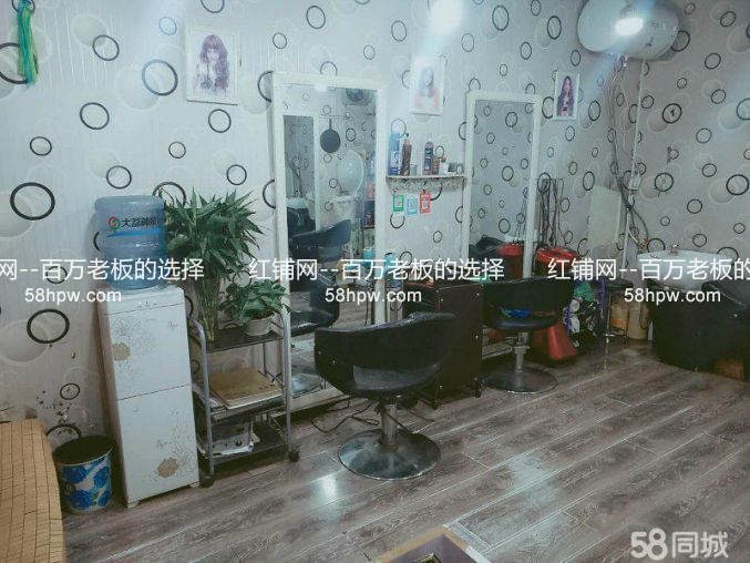 吉祥村地铁口盈利中40平理发店转让可空转
