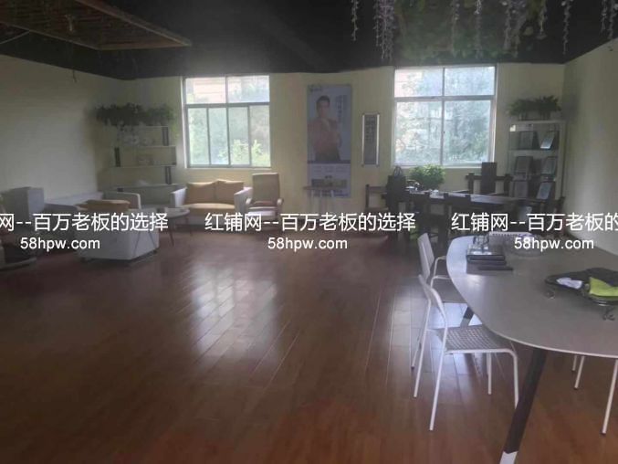 高新区大寨路恒大影城对面78平临街空铺出租