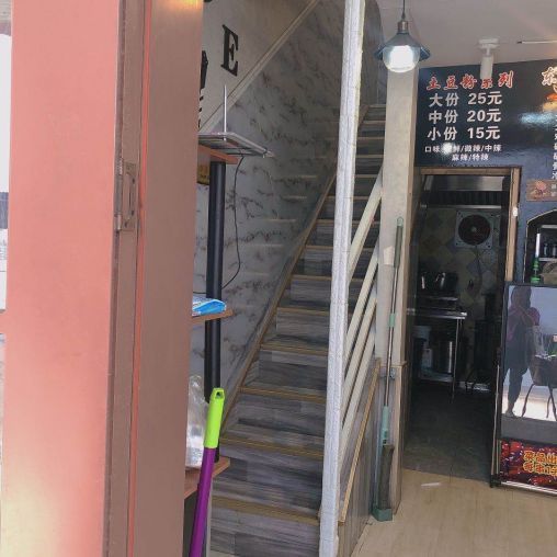 小寨商业街30平一楼旺铺招租（可外摆）