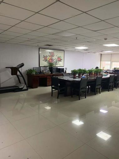 新城区通化门地铁口250平写字间出租 带办公家具