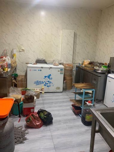 灞桥区长乐坡地铁口40平旺铺转让