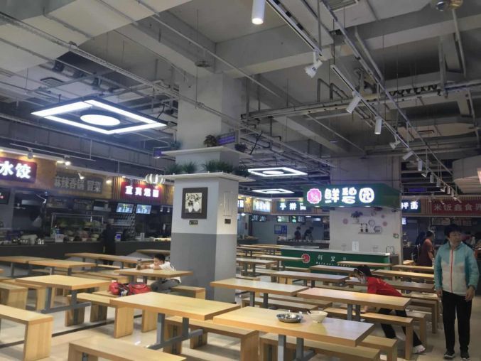 未央区鑫食派美食城20平档口招租 无转让费