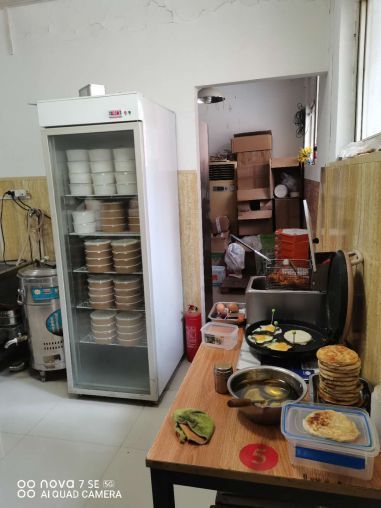 雁塔区东八里小区临街一楼45平旺铺转让