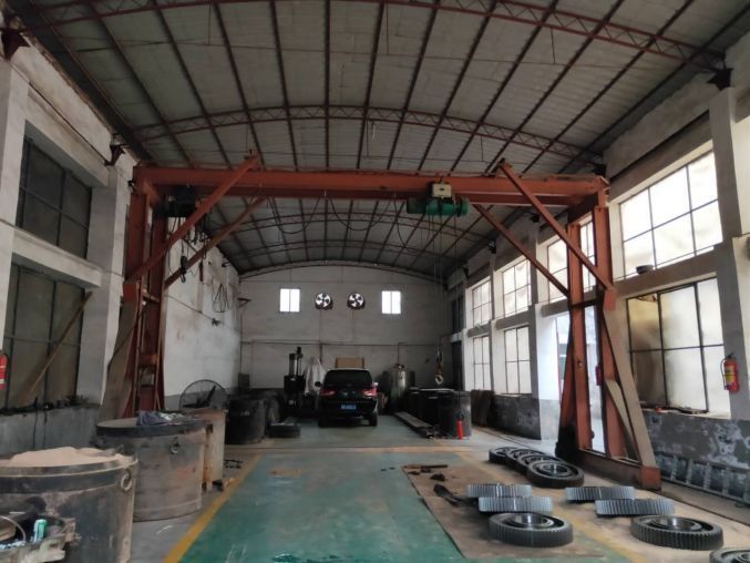 灞桥区东三环半引路540平厂房有行车加10亩场地