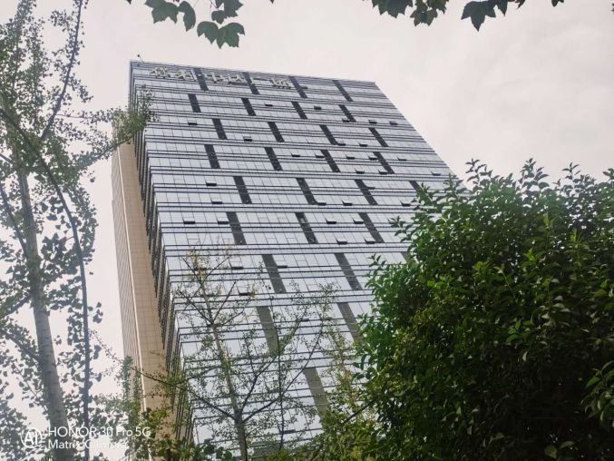 经开区 地铁口 保利中达5A精装 写字楼出租