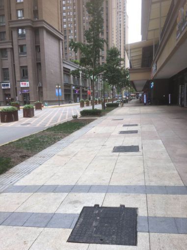 未央区三桥大型临街底商房东直租 49平旺铺