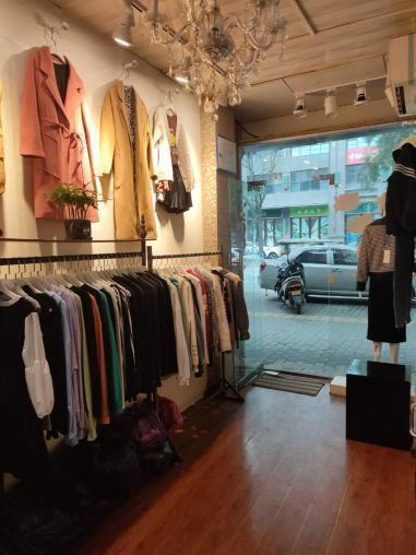 成熟地段临街20平店铺出租 莲湖区龙首北路