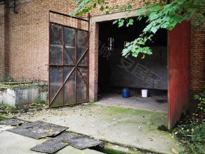 西三环六村堡1200平工业用，老厂房，不拆迁